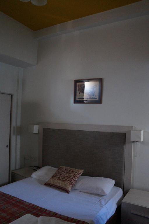 Sky Hotel Nicosia Eksteriør billede